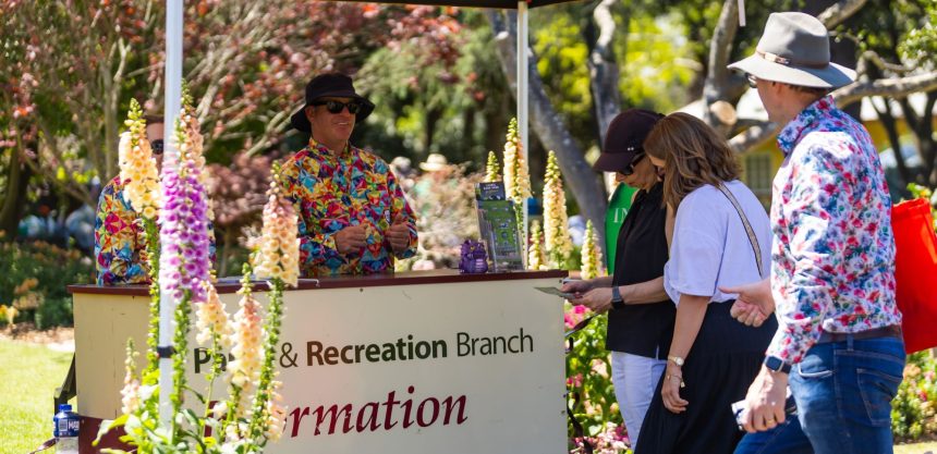 Garden-Info-Stand-Laurel-Bank-Park